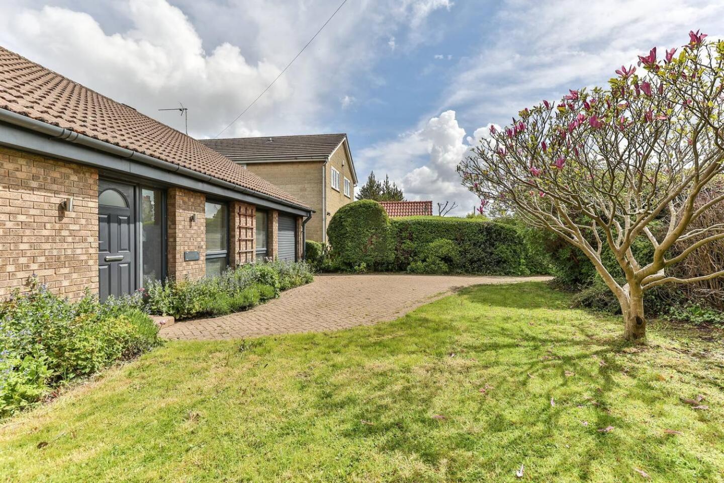 3 Bedroom Bungalow Close To Peak District With Garden Шефилд Екстериор снимка